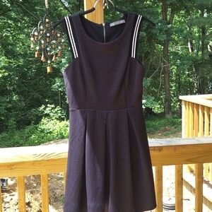 Finn & Clover Black Sleeveless Pleated Fun Dress Sz M